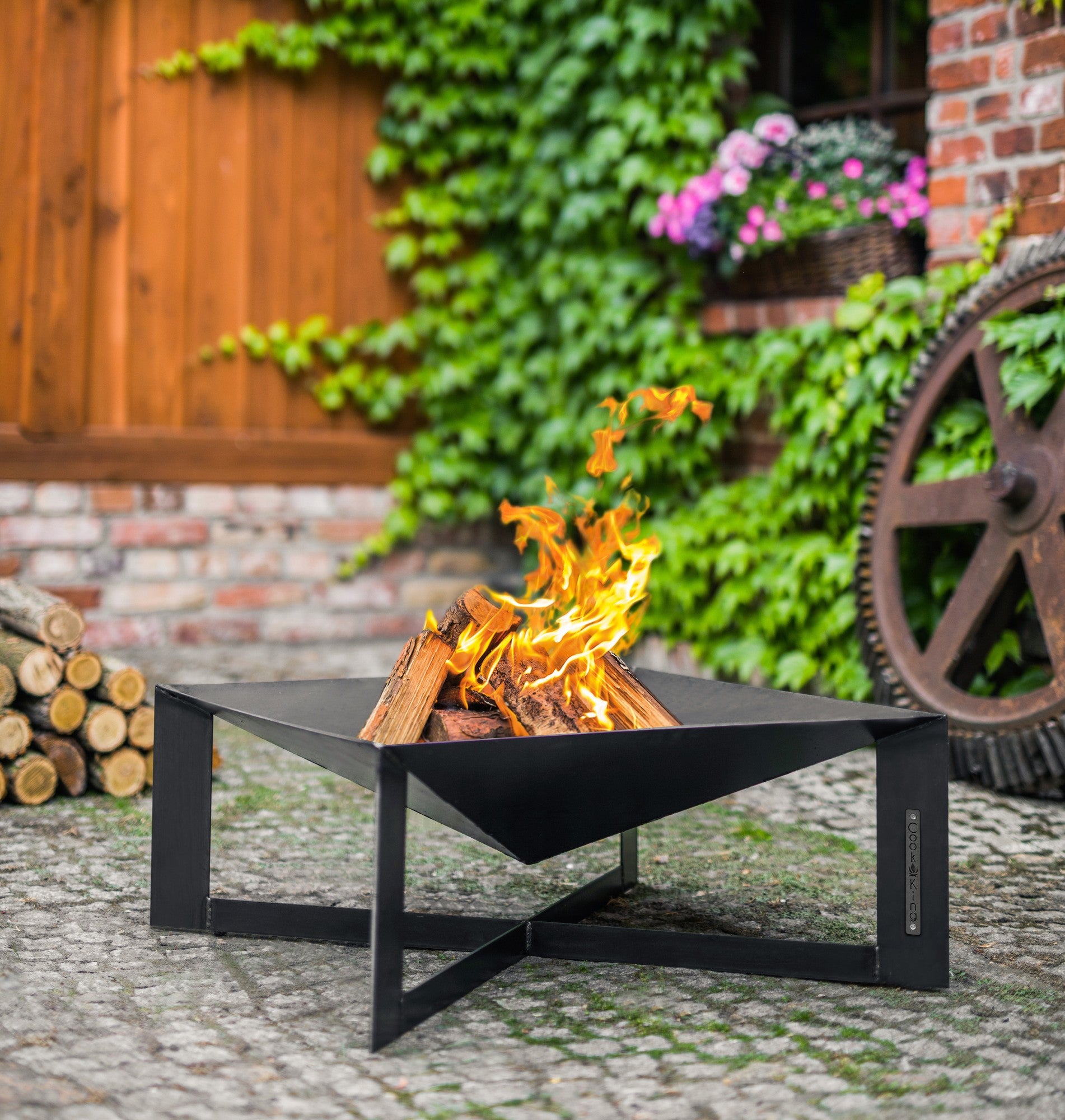 Cook King Cuba 70x70cm Fire Bowl, outdoor lifestyle shot 5