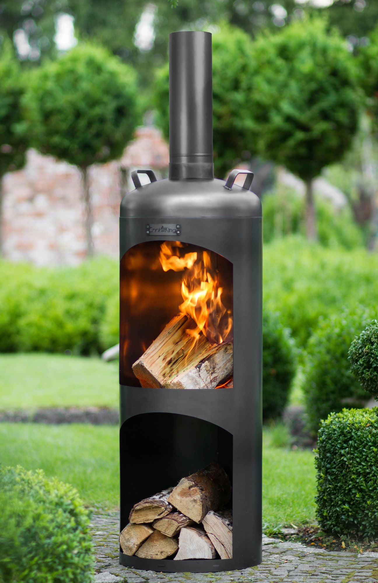 Cook King Garden Stove FARO in an outdoor setting