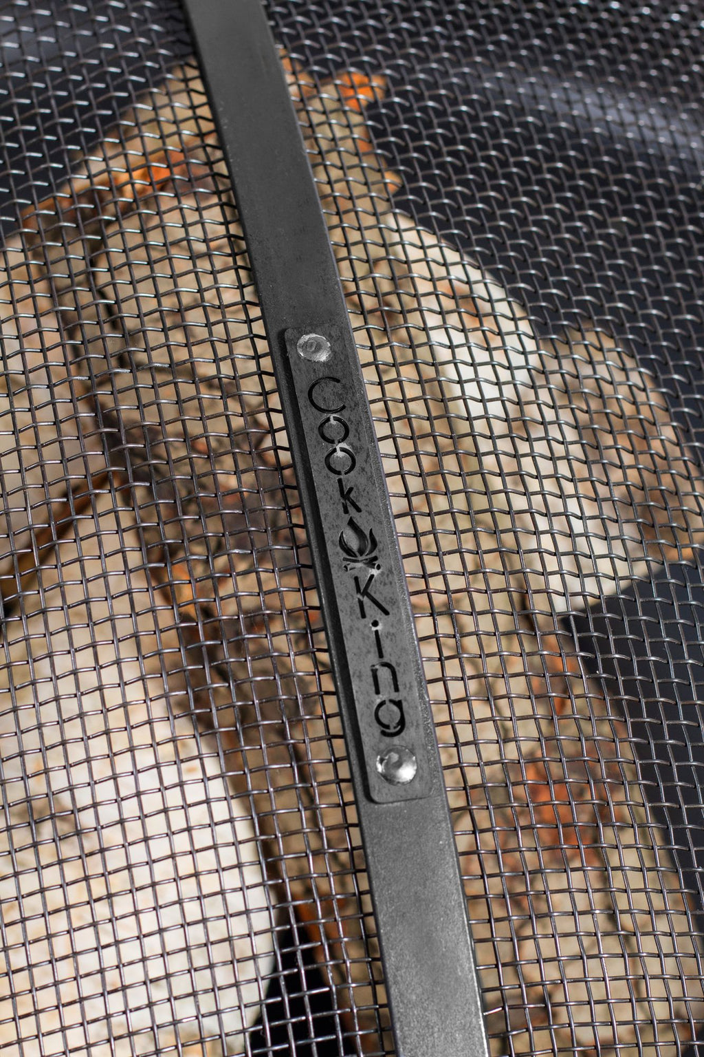 Cook King 69 cm Fire Bowl Mesh Spark Screen, studio detail shot 7