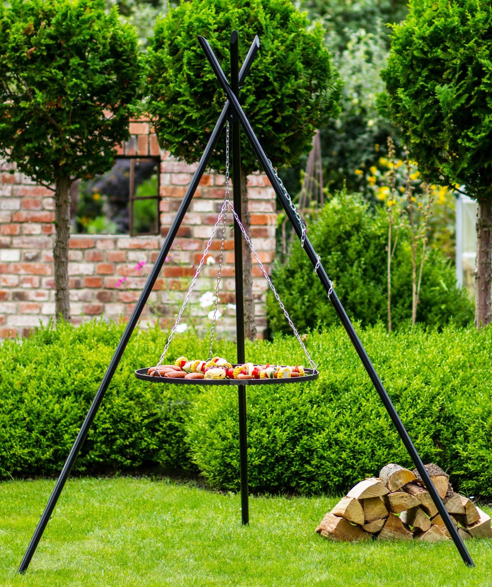 Cook King 210 cm Tripod TIPI, outdoor lifestyle shot 3