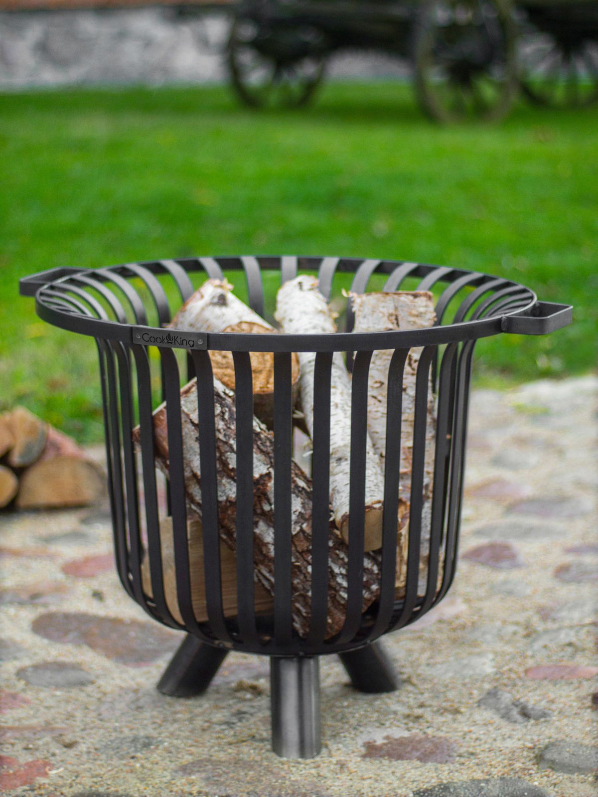 Cook King Fire Basket VERONA, outdoor lifestyle shot 6