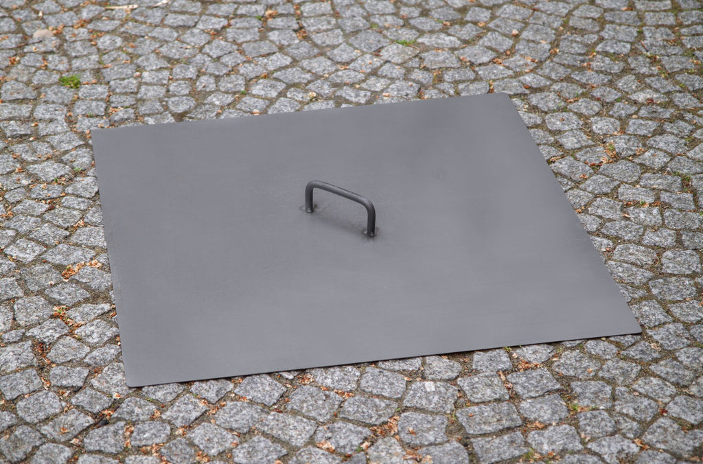 Cook King 71,5x71,5 cm Lid for Fire Bowl, outdoor lifestyle shot 3