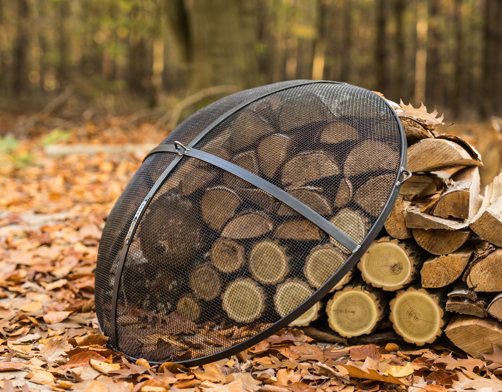 Cook King 59 cm Fire Bowl Mesh Spark Screen, outdoor lifestyle shot 5