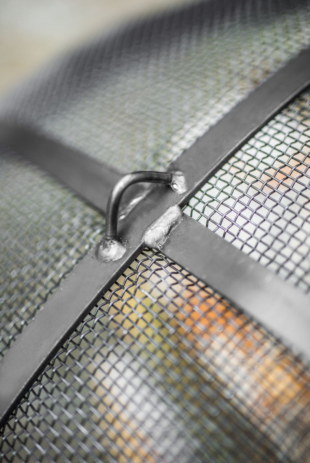Cook King 69 cm Fire Bowl Mesh Spark Screen, outdoor lifestyle shot 3